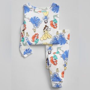 BabyGap Disney Princesses Pajama Set size 5T Toddler
